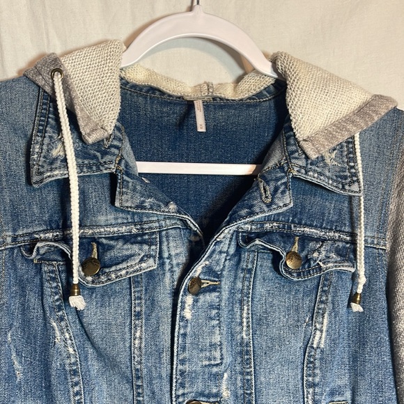 Free People Denim Jacket Medium Jean Hood Gray Sleeves Mixed Media Distressed M - Picture 3 of 16